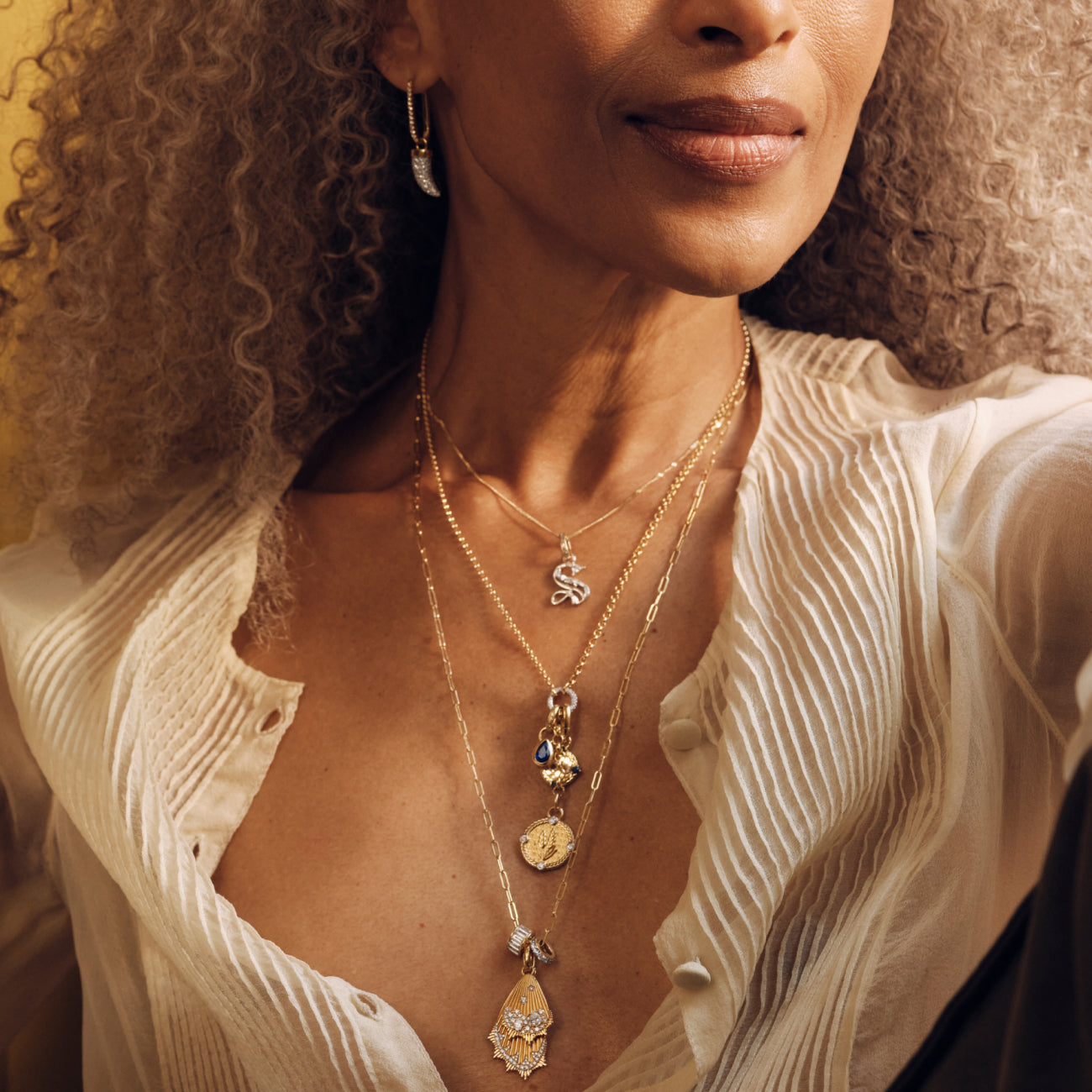 Snow Pavé La Loba Claw Small Fob Earring : in Mixed Gold