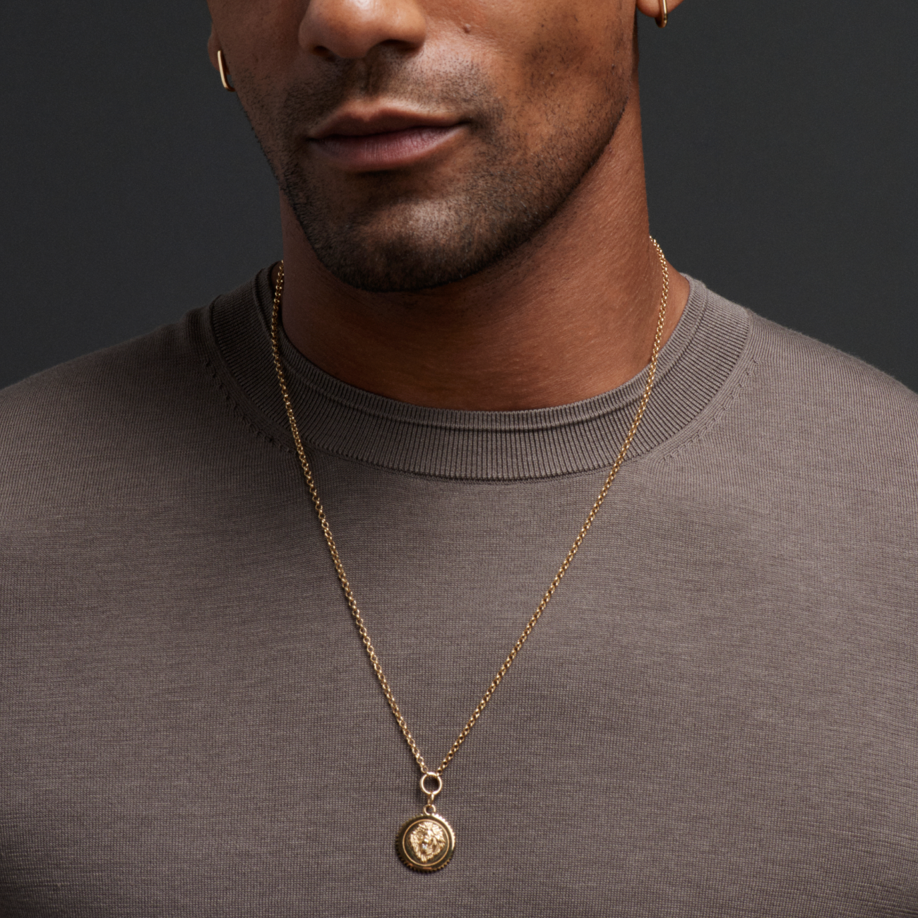 Strength Small Stationary Belcher Necklace : In Yellow Gold