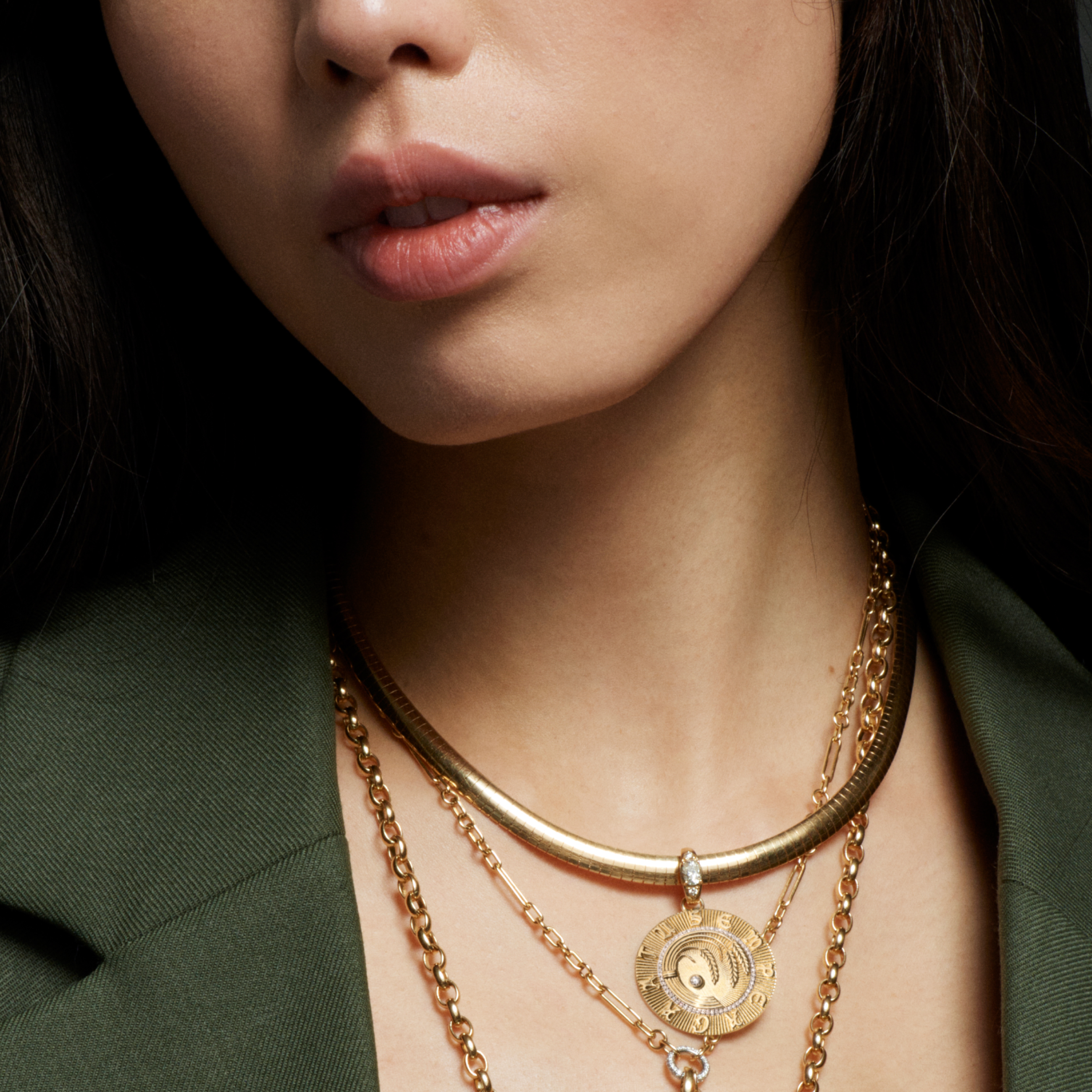 Infinite Gratitude Medium Sleek Collar Necklace : in Yellow Gold with Diamonds