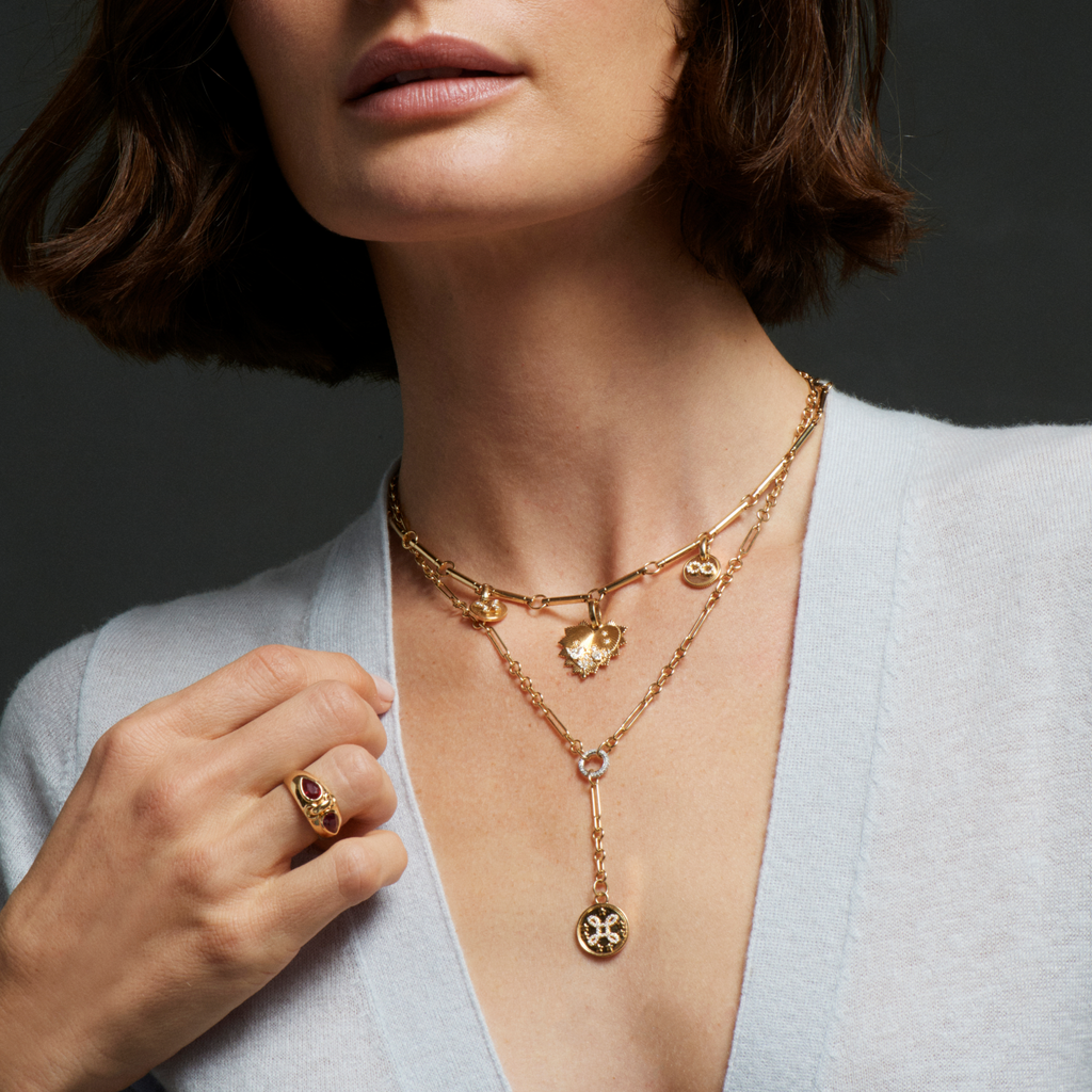 Encrusted Heart and Infinity Element Chain Story : in Yellow Gold with Diamonds