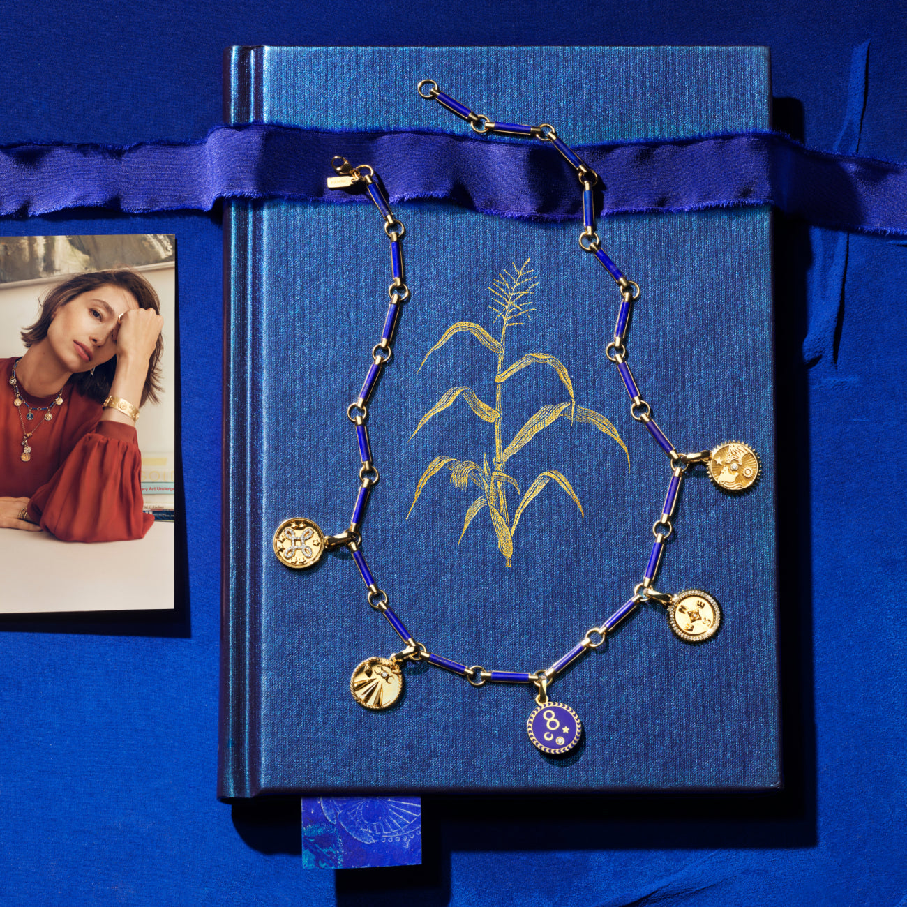 Multi-Tenet Lapis Lazuli Stone Chain Story : in Yellow Gold with Diamonds and Blue Ceramic
